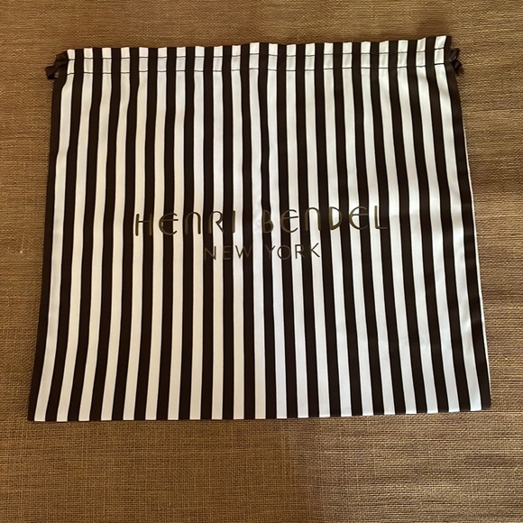 2 Large Henri Bendel Dustbags Size 16” x 15” - Picture 2 of 8